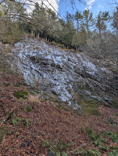 Talk about Good. 30 m 50 m wide. A beginner's wall on Mile 38 road.