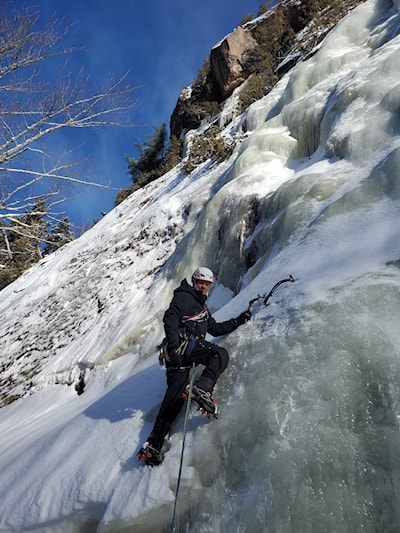 Scott leading